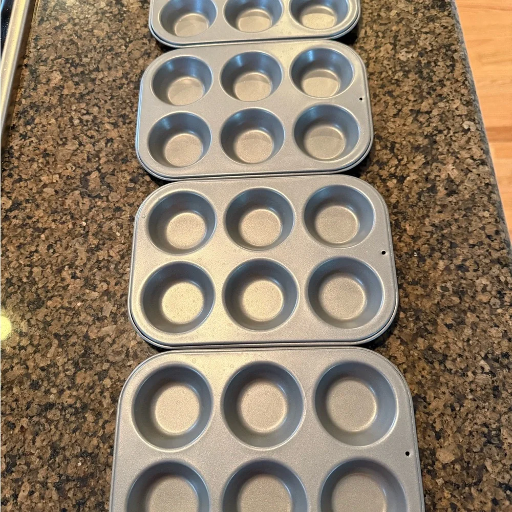 4 New Mini Tart Pans